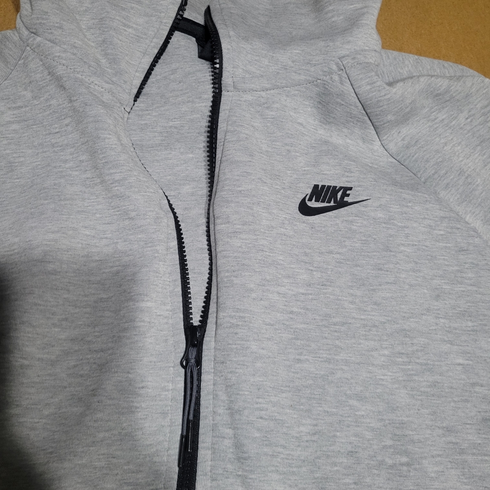 Nike Gray Zip-Up Hoodie - Picture 4 of 9